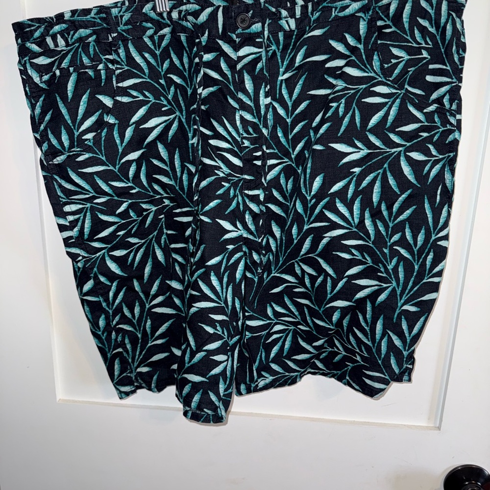 Stylish Leaf Print Flat Front Men's Shorts